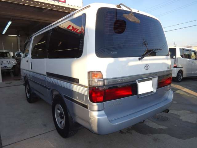 ハイエース3.0 スーパーカスタム セミミドルルーフ ディーゼル 4WD