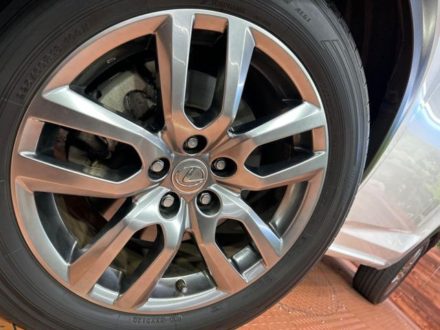 �y����18�C���`�A���~�z�C�[���z�O�ςɃ}�b�`���������A���~�z�C�[���𑕒����Ă���܂��B�e��ЊO�A���~�z�C�[����A�X�^�b�h���X�^�C�����戵�����Ă���܂��B���񂲑��k����������