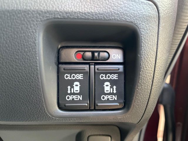 �y�����p���[�X���C�h�h�A�z�X�}�[�g�L�[��^�]�Ȃ̃X�C�b�`�Ō�ȗ����X���C�h�h�A�̊J���\���d��������͂����ăh�A���J����K�v�������A�����Ȃ��q�l�ł��ȒP�ɊJ���߂ł����K�ł���