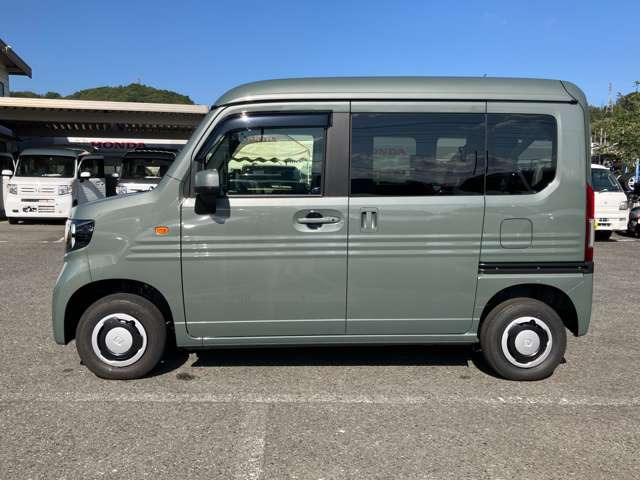 N-VANファン ターボ 4WD