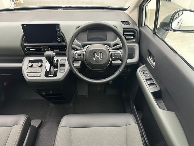 フリード1.5 e:HEV クロスター