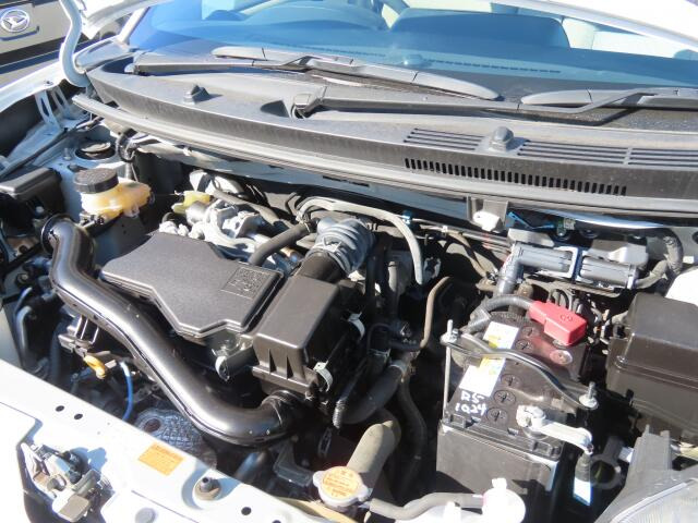 �G���W�����[�������ꂢ�ł���B�@�֋@�\�n���ǍD�ł��B�[�ԑO�ɓ_���������s���܂��B�G���W���I�C���E�I�C���t�B���^�[�E�G�A�R���t�B���^�[�E���C�p�[�S���͕K�������v���܂�(�G�A�R���t�B���^�[�́A�����Ԃ̂�)