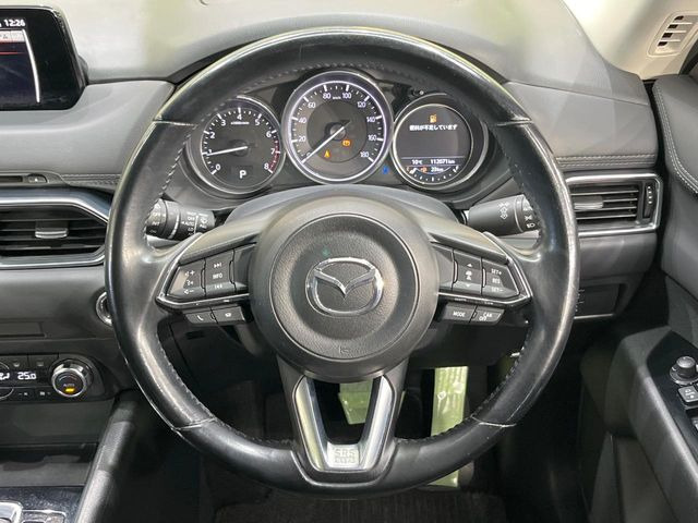 ステアリングも使用感が少なく、きれいな状態となっております♪