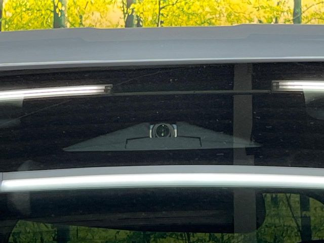 �y�z���_�Z���V���O�z���s���ɑO���̎ԗ�����F�����A�Փ˂������Ȏ��͌x��ƃu���[�L�ŏՓˉ���Ɣ�Q�y�����A�V�X�g�B�����S�Ƀh���C�u�����y���݂��������܂��B