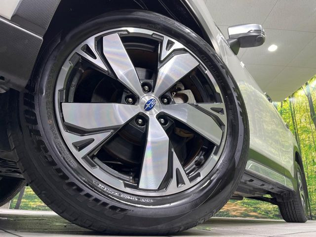 �y����18�C���`�A���~�z�C�[���z�O�ςɃ}�b�`���������A���~�z�C�[���𑕒����Ă���܂��B�e��ЊO�A���~�z�C�[����A�X�^�b�h���X�^�C�����戵�����Ă���܂��B���񂲑��k����������