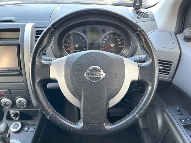 �y�����v�����X�e�A�����O�z�㎿�Ȋv���g�p���邱�ƂŁA��ɂ����������݂ƂĂ��^�]���₷���n���h���ł���