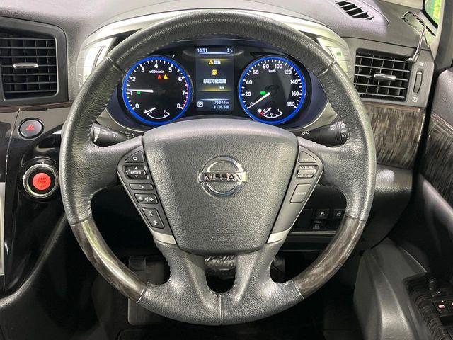 �y�����v�����X�e�A�����O�z�㎿�Ȋv���g�p���邱�ƂŁA��ɂ����������݂ƂĂ��^�]���₷���n���h���ł���