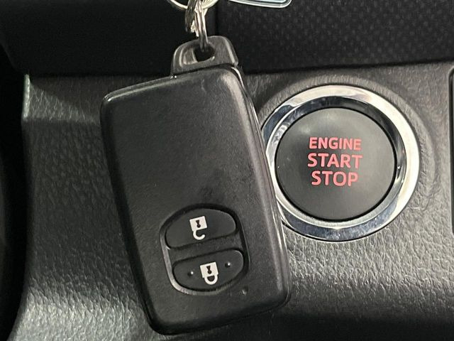 �y�X�}�[�g�L�[�z�J�o����|�P�b�g�ɓ��ꂽ�܂܂ł��h�A�̎{���E�������\�ȃX�}�[�g�L�[�𑕔��B�G���W���̃I���E�I�t�����J�M�����o���K�v����������Ƃ��Ă��֗��ł���