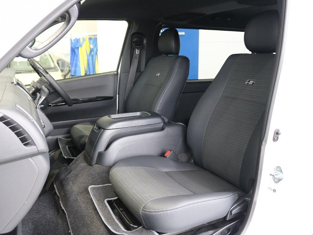 ハイエースバン2.8 スーパーGL ダークプライム S ロング ディーゼル 4WD