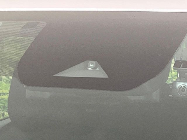 �y�C���e���W�F���g�G�}�[�W�F���V�[�u���[�L�z�t�����g�J�����őO���̎ԗ�����s�҂����m�B�Փ˂������Ȏ��͏Փ˔�Q�y���u���[�L���쓮�A�Փˉ�����T�|�[�g�B�����S�Ƀh���C�u�����y���݂��������܂��B