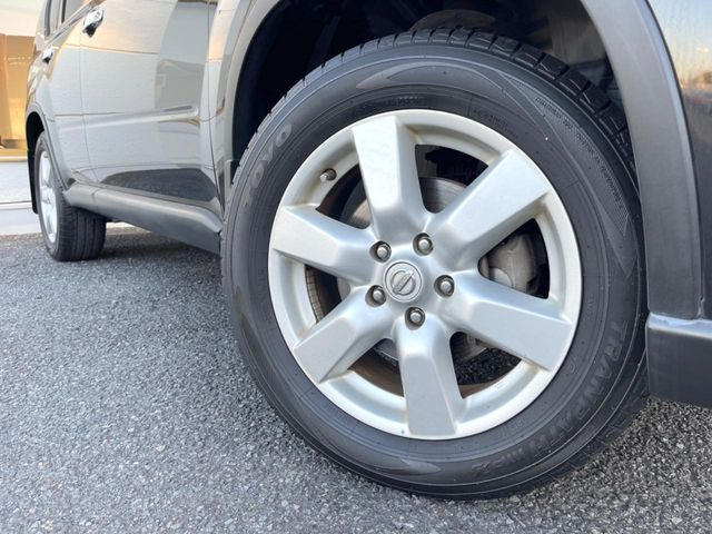 �y����17�C���`�A���~�z�C�[���z�O�ςɃ}�b�`���������A���~�z�C�[���𑕒����Ă���܂��B�e��ЊO�A���~�z�C�[����A�X�^�b�h���X�^�C�����戵�����Ă���܂��B���񂲑��k����������