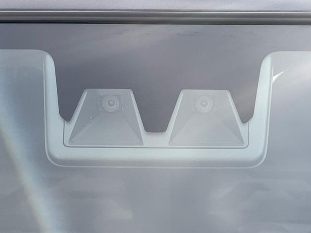 �y�X�}�[�g�A�V�X�g�z���s���ɑO���̎ԗ�����F�����A�Փ˂������Ȏ��͌x��ƃu���[�L�ŏՓˉ���Ɣ�Q�y�����A�V�X�g�B�����S�Ƀh���C�u�����y���݂��������܂��B