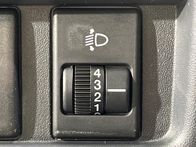 �y�w�b�h���C�g���x���C�U�[�z�w�b�h���C�g�̊p�x�̒������\�ƂȂ��Ă���܂���