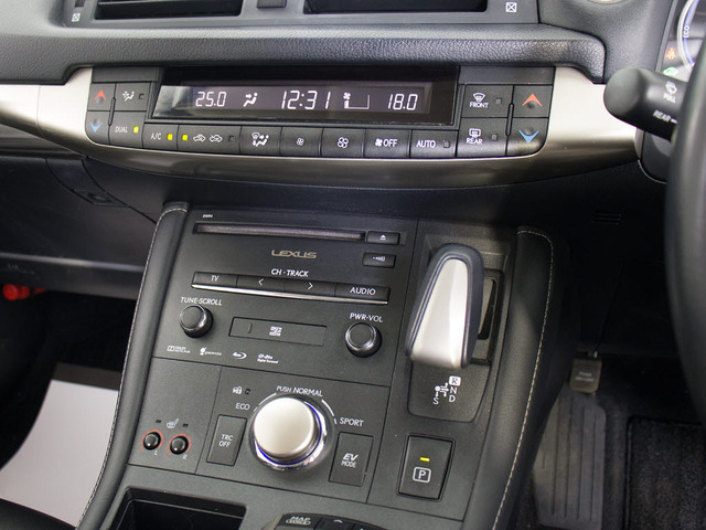 CD�͂������̎��ADVD&Blu-ray�Đ����\�ł��B�t���Z�O�n�f�W�ɂ��Ή��������Bluetooth�ɂ��Ή����Ă���܂�