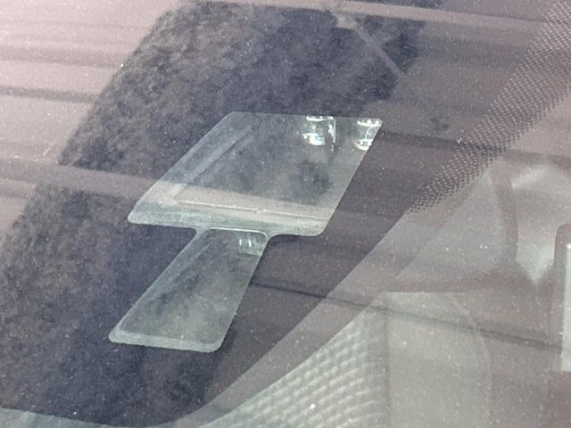 �y�X�}�[�g�u���[�L�T�|�[�g�z���s���ɑO���̎ԗ�����F�����A�Փ˂������Ȏ��͌x��ƃu���[�L�ŏՓˉ���Ɣ�Q�y�����A�V�X�g�B�����S�Ƀh���C�u�����y���݂��������܂��B