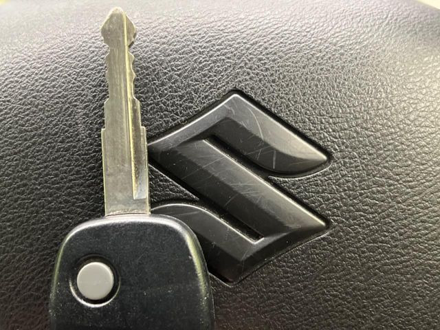 �y�L�[���X�X�^�[�g�V�X�e���z�J�o����|�P�b�g�ɓ��ꂽ�܂܂ł��h�A�̎{���E�������\�ȃX�}�[�g�L�[�𑕔��B�G���W���̃I���E�I�t�����J�M�����o���K�v����������Ƃ��Ă��֗��ł���