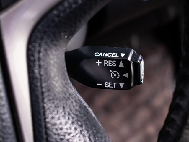 �I�[�g�N���[�Y�R���g���[��