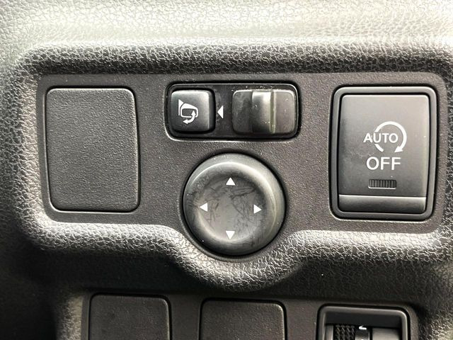 �y�d���i�[�~���[�z�T�C�h�~���[�͓d���i�[���ƂȂ��Ă���A�������ԏ�ł��L�Y�������X�N��}�����܂��B