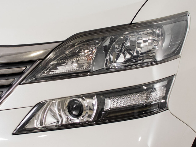 ��HID�w�b�h���C�g�����邳�A���F�����Q!LED�ւ̊��������C����������!