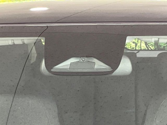 �y�z���_�Z���V���O�z���s���ɑO���̎ԗ�����F�����A�Փ˂������Ȏ��͌x��ƃu���[�L�ŏՓˉ���Ɣ�Q�y�����A�V�X�g�B�����S�Ƀh���C�u�����y���݂��������܂��B