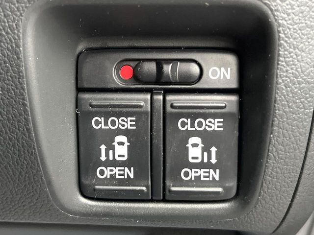 �y�����p���[�X���C�h�h�A�z�L�[��^�]�Ȃ̃X�C�b�`�Ō�ȗ����X���C�h�h�A�̊J���\���d��������͂����ăh�A���J����K�v�������A�����Ȃ��q�l�ł��ȒP�ɊJ���߂ł����K�ł���