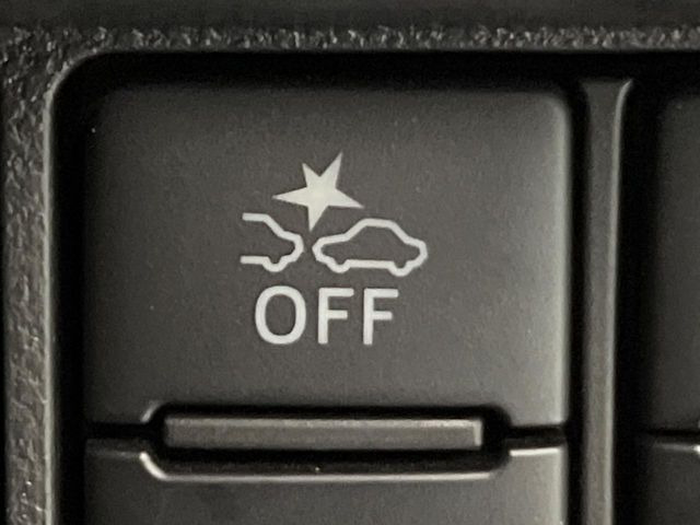 �y�X�}�[�g�A�V�X�g�z���s���ɑO���̎ԗ�����F�����A�Փ˂������Ȏ��͌x��ƃu���[�L�ŏՓˉ���Ɣ�Q�y�����A�V�X�g�B�����S�Ƀh���C�u�����y���݂��������܂��B