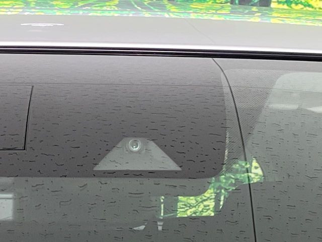 �y�C���e���W�F���g�G�}�[�W�F���V�[�u���[�L�z�t�����g�J�����őO���̎ԗ�����s�҂����m�B�Փ˂������Ȏ��͏Փ˔�Q�y���u���[�L���쓮�A�Փˉ�����T�|�[�g�B�����S�Ƀh���C�u�����y���݂��������܂��B