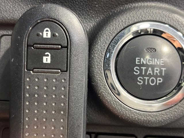 �y�X�}�[�g�L�[�z�J�o����|�P�b�g�ɓ��ꂽ�܂܂ł��h�A�̎{���E�������\�ȃX�}�[�g�L�[�𑕔��B�G���W���̃I���E�I�t�����J�M�����o���K�v����������Ƃ��Ă��֗��ł���