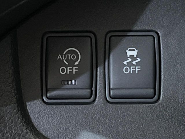 �y�A�C�h�����O�X�g�b�v�z�ԐM����a�؂Œ�Ԃ����ۂɃG���W�����~���A���ʂȔR���̏����}���܂��B�R��������ی�ɂȂ���@�\��G���W���̓u���[�L�𗣂��΍Ďn�����܂��B