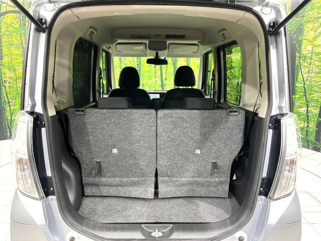 ���i�̂���������ʋ΁A���}���ɏ\���ȉ׎��X�y�[�X���m�ۂ��Ă���܂��B�Z�J���h�V�[�g��|���ƁA�傫�ȉו��̐ύڂ��\�ł���