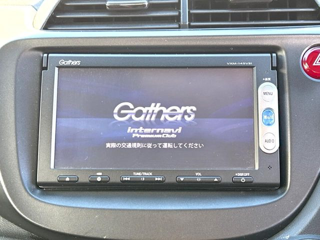 �y�����i�r�z�l�C�̏����i�r�𑕔����Ă���܂��B�i�r�̎g���₷���͂������A�I�[�f�B�I�@�\���[��!�L�����v�◷�s�͂������A�ʋ΂┃�����ȂǕ��i�̃h���C�u���y�����Ȃ�͂���