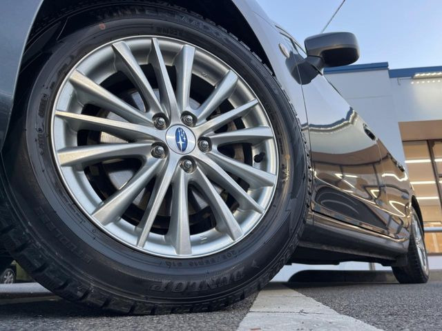 �y����16�C���`�A���~�z�C�[���z�O�ςɃ}�b�`���������A���~�z�C�[���𑕒����Ă���܂��B�e��ЊO�A���~�z�C�[����A�X�^�b�h���X�^�C�����戵�����Ă���܂��B���񂲑��k����������