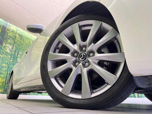 �y����18�C���`�A���~�z�C�[���z�O�ςɃ}�b�`���������A���~�z�C�[���𑕒����Ă���܂��B�e��ЊO�A���~�z�C�[����A�X�^�b�h���X�^�C�����戵�����Ă���܂��B���񂲑��k����������