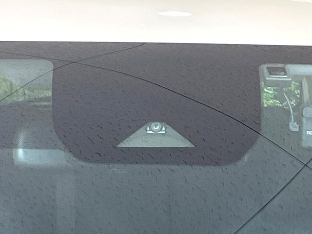 �y�G�}�[�W�F���V�[�u���[�L�z���s���ɑO���̎ԗ�����F�����A�Փ˂������Ȏ��͌x��ƃu���[�L�ŏՓˉ���Ɣ�Q�y�����A�V�X�g�B�����S�Ƀh���C�u�����y���݂��������܂��B