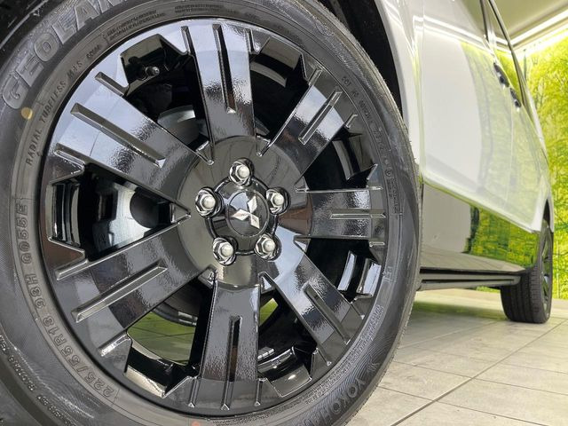 �y����18�C���`�A���~�z�C�[���z�O�ςɃ}�b�`���������A���~�z�C�[���𑕒����Ă���܂��B�e��ЊO�A���~�z�C�[����A�X�^�b�h���X�^�C�����戵�����Ă���܂��B���񂲑��k����������