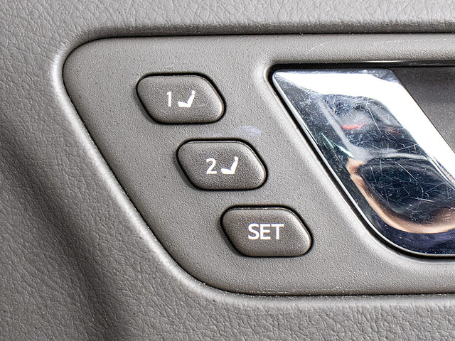 �N���A�����X�\�i�[���t���Ă��܂�!��Q���ɋ߂Â��ƌx��������h���C�o�[�ւ��m�点!�������֗��Ȑl�C�����ł�!!