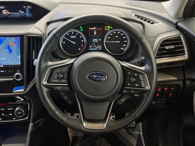 �y�����v�����X�e�A�����O�z�㎿�Ȋv���g�p���邱�ƂŁA��ɂ����������݂ƂĂ��^�]���₷���n���h���ł���