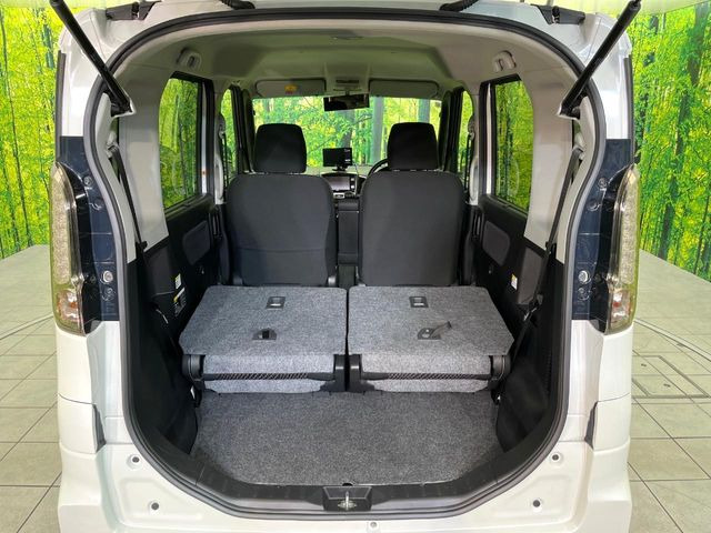 ���i�̂���������ʋ΁A���}���ɏ\���ȉ׎��X�y�[�X���m�ۂ��Ă���܂��B�Z�J���h�V�[�g��|���ƁA�傫�ȉו��̐ύڂ��\�ł���