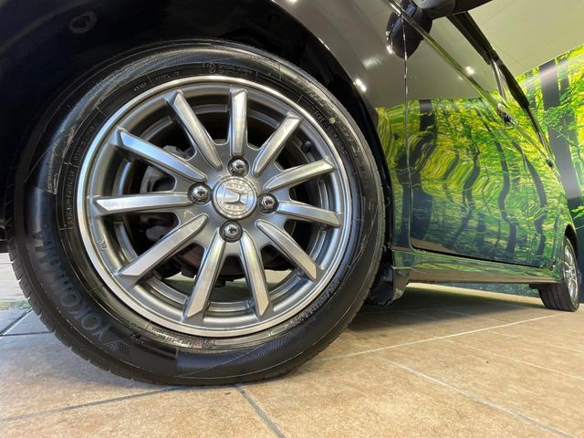 �y����14�C���`�A���~�z�C�[���z�O�ςɃ}�b�`���������A���~�z�C�[���𑕒����Ă���܂��B�e��ЊO�A���~�z�C�[����A�X�^�b�h���X�^�C�����戵�����Ă���܂��B���񂲑��k����������