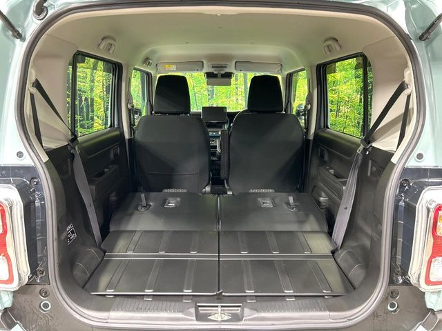 ���i�̂���������ʋ΁A���}���ɏ\���ȉ׎��X�y�[�X���m�ۂ��Ă���܂��B�Z�J���h�V�[�g��|���ƁA�傫�ȉו��̐ύڂ��\�ł���