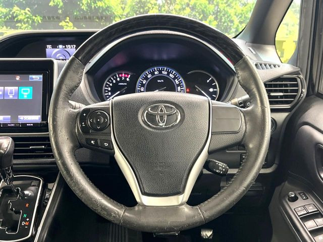 �y�����v�����X�e�A�����O�z�㎿�Ȋv���g�p���邱�ƂŁA��ɂ����������݂ƂĂ��^�]���₷���n���h���ł���