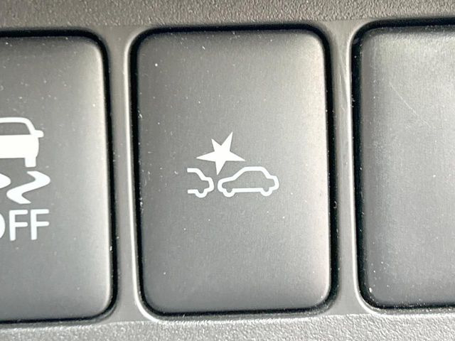 �y���݊ԈႢ�h�~�A�V�X�g�z���Ԏ��Ȃǂ̒ᑬ���s���ɃA�N�Z���ƃu���[�L���ԈႦ�A�ǂ�ԂȂǂƂ̏Փ˂̋��ꂪ����ꍇ�Ƀu���[�L���쓮�����Փˉ�����T�|�[�g�B�������莖�̗̂\�h�ɖ𗧂��܂�!