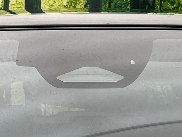 �y�g���^�Z�[�t�e�B�Z���X�z���s���ɑO���̎ԗ�����F�����A�Փ˂������Ȏ��͌x��ƃu���[�L�ŏՓˉ���Ɣ�Q�y�����A�V�X�g�B�����S�Ƀh���C�u�����y���݂��������܂��B