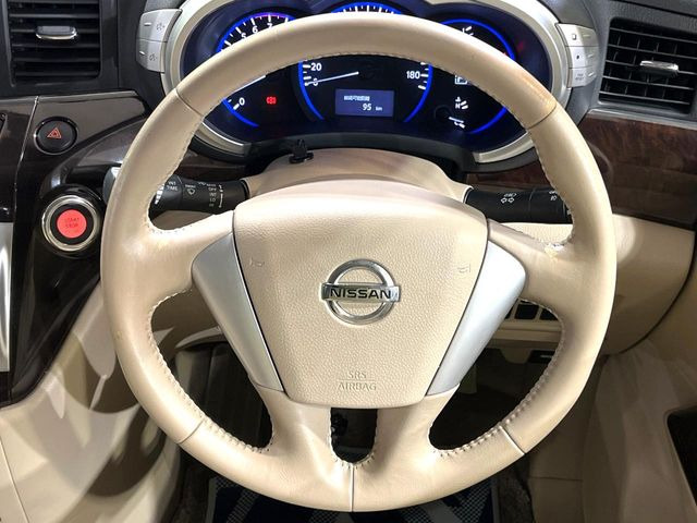 �y�����v�����X�e�A�����O�z�㎿�Ȋv���g�p���邱�ƂŁA��ɂ����������݂ƂĂ��^�]���₷���n���h���ł���