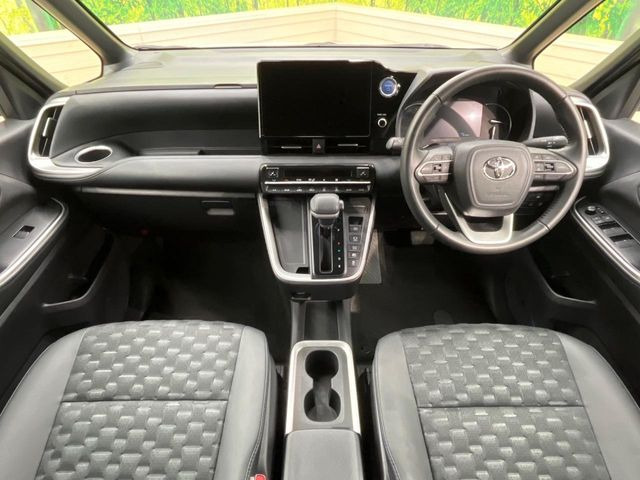 ヴォクシー1.8 ハイブリッド S-Z