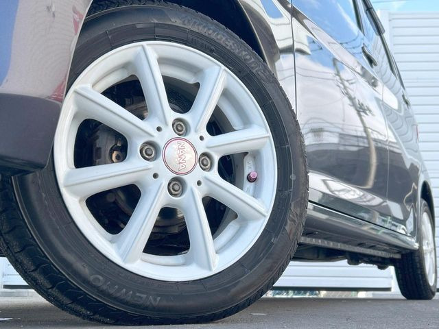 �y14�C���`�A���~�z�C�[���z�O�ςɃ}�b�`�����A���~�z�C�[���𑕒����Ă���܂��B�e��A���~�z�C�[����A�X�^�b�h���X�^�C�����戵�����Ă���܂��B���񂲑��k����������