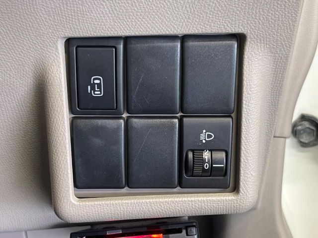 �y�p���[�X���C�h�h�A�z�X�}�[�g�L�[��^�]�Ȃ̃X�C�b�`�ŃX���C�h�h�A�̊J���\���d��������͂����ăh�A���J����K�v�������A���������q�l�ł��A�d���ו��������Ă��鎞�����N�ɊJ���߂ł��܂���