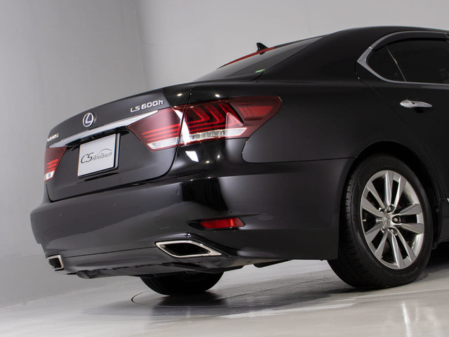 ���N���A�����X�\�i�[(�O��R�[�i�[�Z���T�[)���t���Ă��܂�!�t�����g&���A�ɃZ���T�[������A��Q���ɋ߂Â��ƌx��������A�X�ɂ̓}���`��ʏ�ɂ��\������܂�!�������֗��Ȑl�C�����ł�!!