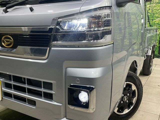 �yLED�w�b�h���C�g�z���V����ԑ��s�����ǍD�Ȏ��E���m�ۂ����S���ĉ^�]�ł��鍂�P�xLED�w�b�h���C�g�𑕔�!�_�����x�������A����d�͂��}�����Ă��܂��B