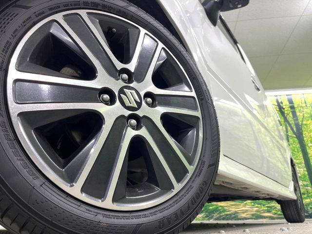 �y����15�C���`�A���~�z�C�[���z�O�ςɃ}�b�`���������A���~�z�C�[���𑕒����Ă���܂��B�e��ЊO�A���~�z�C�[����A�X�^�b�h���X�^�C�����戵�����Ă���܂��B���񂲑��k����������